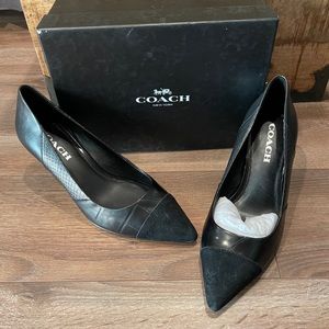 Coach Pumps